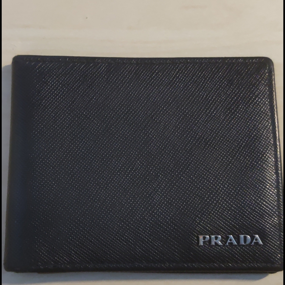 Pre-own Prada bi-fold wallet